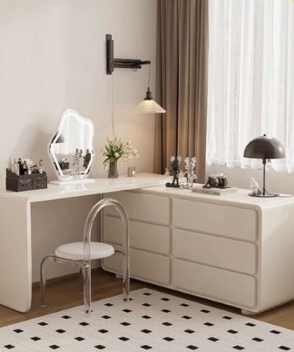 طاولة تزيين بريلا - كريمي