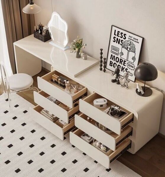 طاولة تزيين بريلا - كريمي