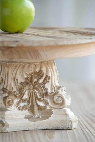 طبق تقديم مسطح بقاعدة مرتفعة