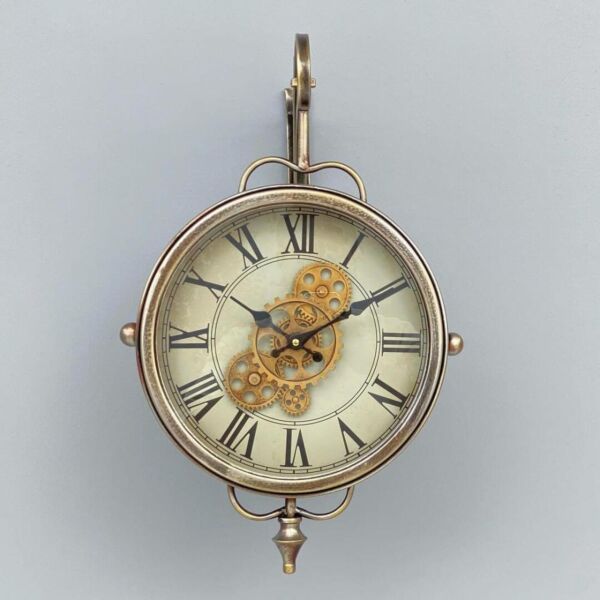 ساعة جدارية زاوية ميلا