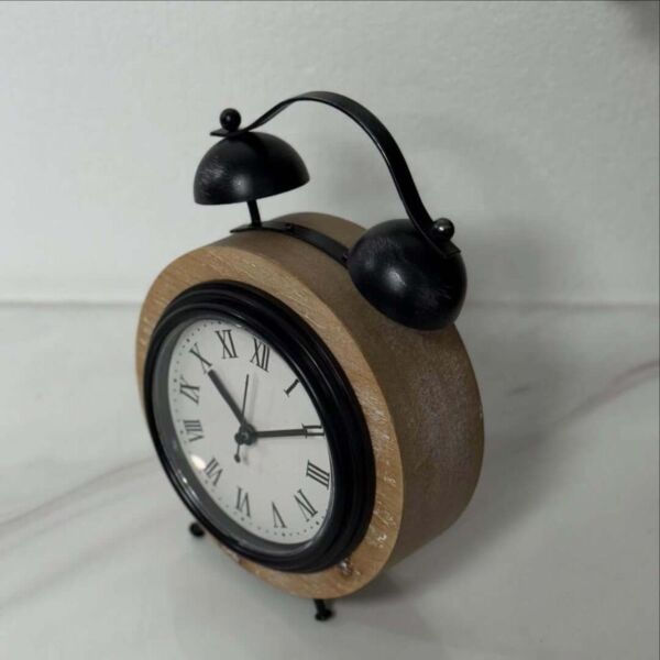 ساعة خشب مينا