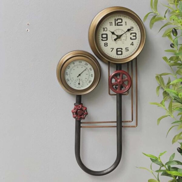 ساعة جدارية فينتال