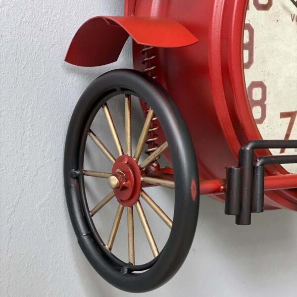 ساعة جدارية شكل سيارة فينتا