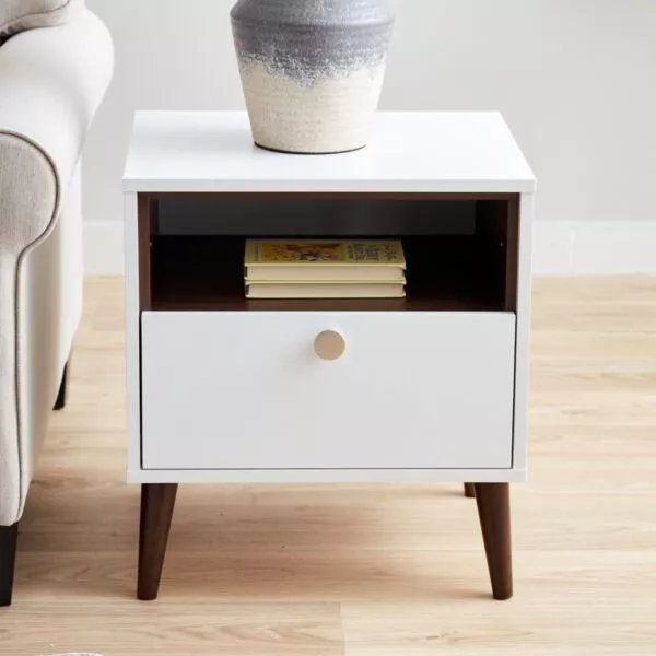 طاولة جانبية بدرج من ناتاليا إن إكس تي