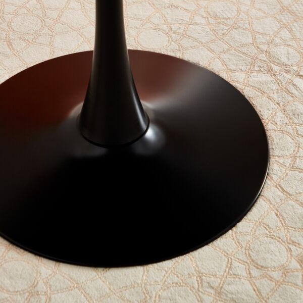 طاولة طعام مستديرة 4 مقاعد من إلفيس نوفي