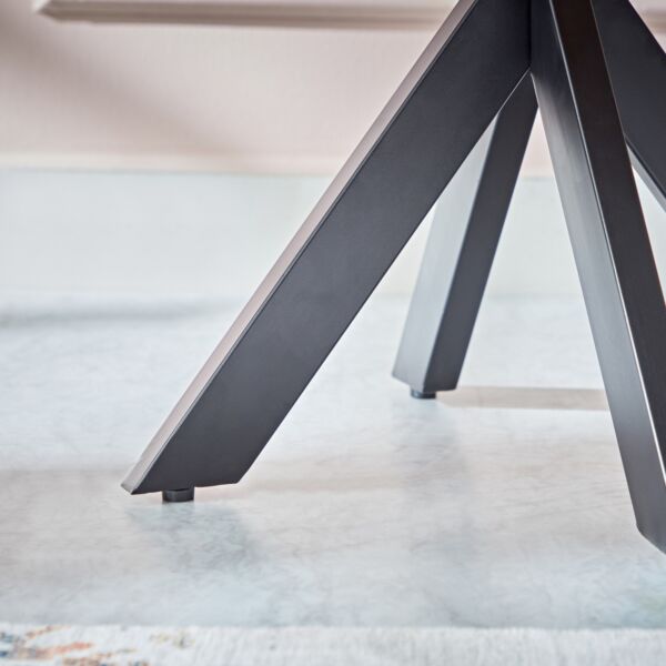 طاولة جانبية من الخشب الصلب من ليكا