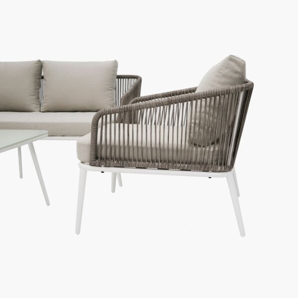 طقم طاولة قهوة للجلسات الخارجية مع 4 مقاعد ووسائد من فريسكا