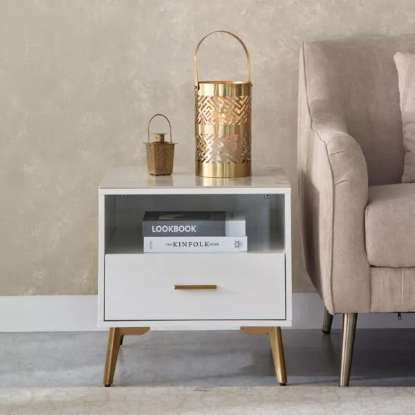 طاولة جانبية بسطح من الحجر الملبد من بيرل