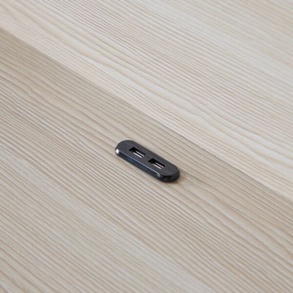 مكتب عمل بدرجين ومساحة تخزين ويو إس بي بإضاءة من سكاي