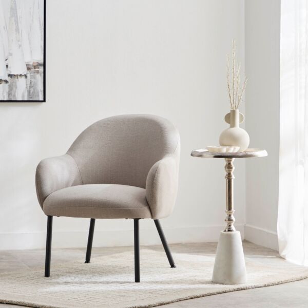 طاولة جانبية من مارك