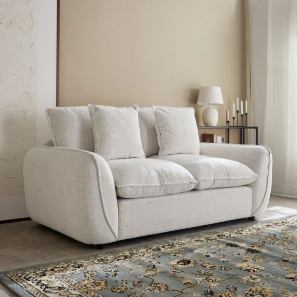 كنبة ثنائية مع وسادتين من كلايتون