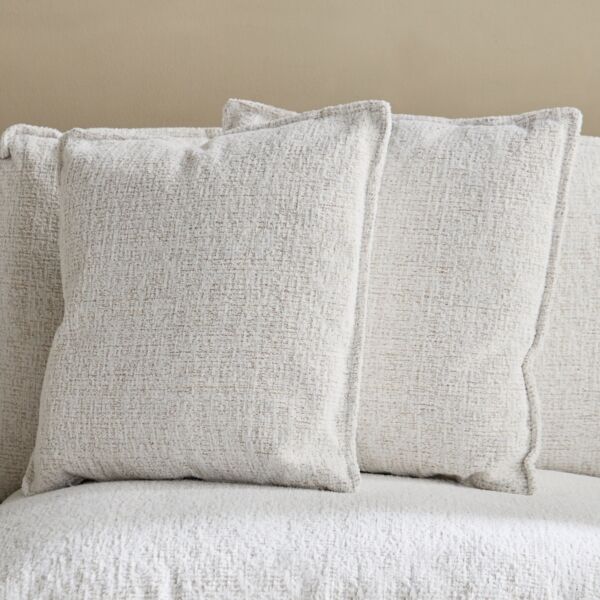 كنبة ثنائية مع وسادتين من كلايتون