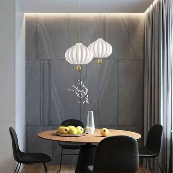 إنارة معلقة توربان مودرن - ذهبي وزجاج حليبي