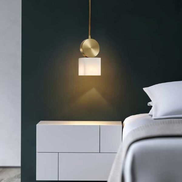 إنارة معلقة رخام اسباني مربع - ابيض وذهبي