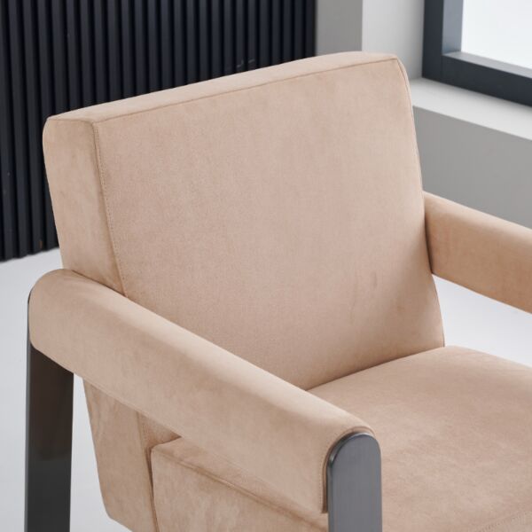 كرسي بالتيك