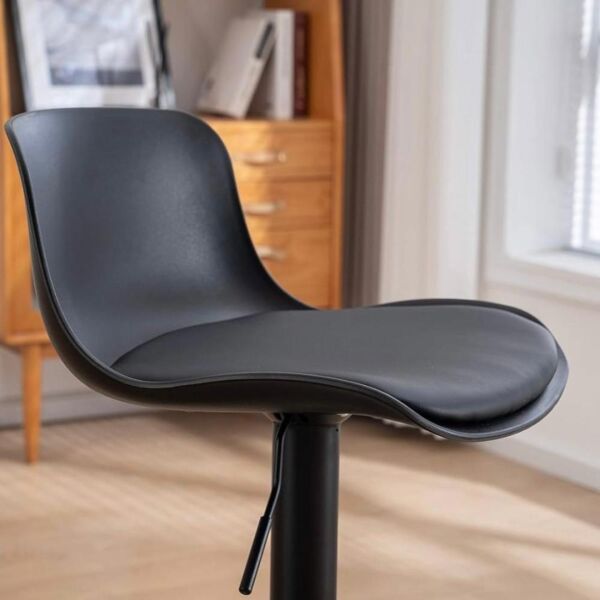 كرسي مرتفع جلد ايليم - اسود