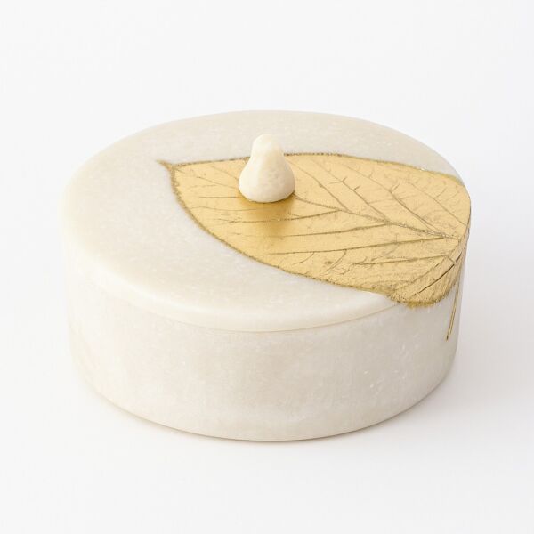 علبة ديكورية بغطاء ذهبي