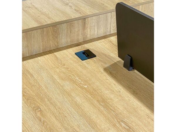 مكتب قواطع لشخصين ناقلوس