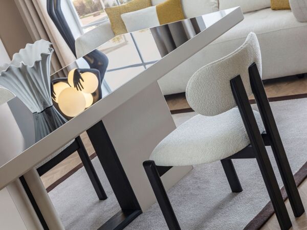 كرسي طعام بونتي أبيض