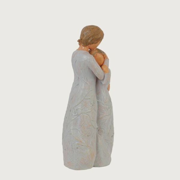 تحفة على شكل الأم وابنتها