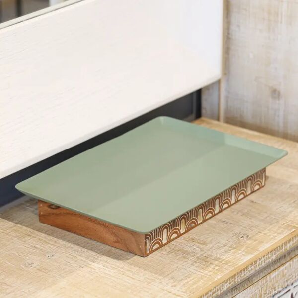 صحن حلا مستطيل بقاعدة خشب اخضر