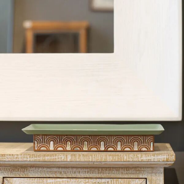 صحن حلا مستطيل بقاعدة خشب اخضر