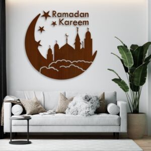 لوحة خشبية بنقشة رمضان كريم مميزة