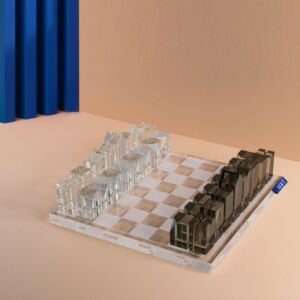 تحفة شطرنج اون - ابيض ورمادي شفاف