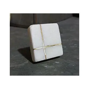 مقبض باب كاستيل - ابيض وذهبي