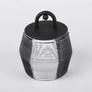 علبة بغطاء معدني وسط من ميموسا - اسود