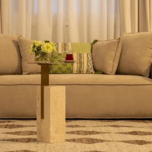 طاولة جانبيه يلفا - بيج وذهبي