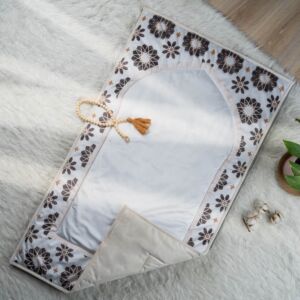 سجادة صلاة 70x120 سم - أبيض وبيج