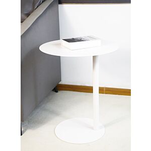 طاولة جانبية على شكل حرف سي