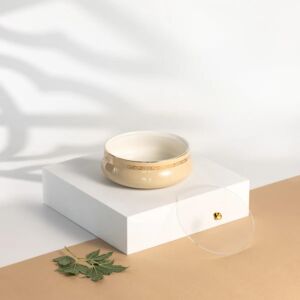 تمرية حجم وسط من نقش - عاجي وذهبي