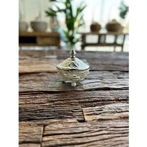 زبدية نيست تمارا بغطاء صغير -أبيض