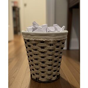 سلة مهملات خوص طبيعي سيرنيا