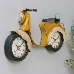 ساعة جدارية شكل دباب قديم