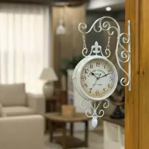 ساعة جدارية زاوية ماريتا - ابيض