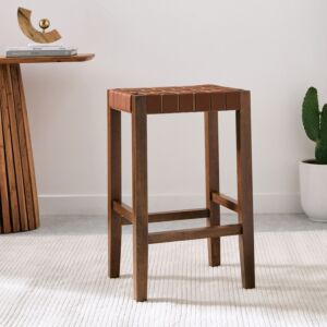 كرسي بإطار خشبي من سافانا