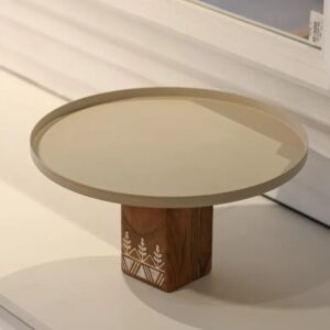 طبق تقديم دائري باللون البيج