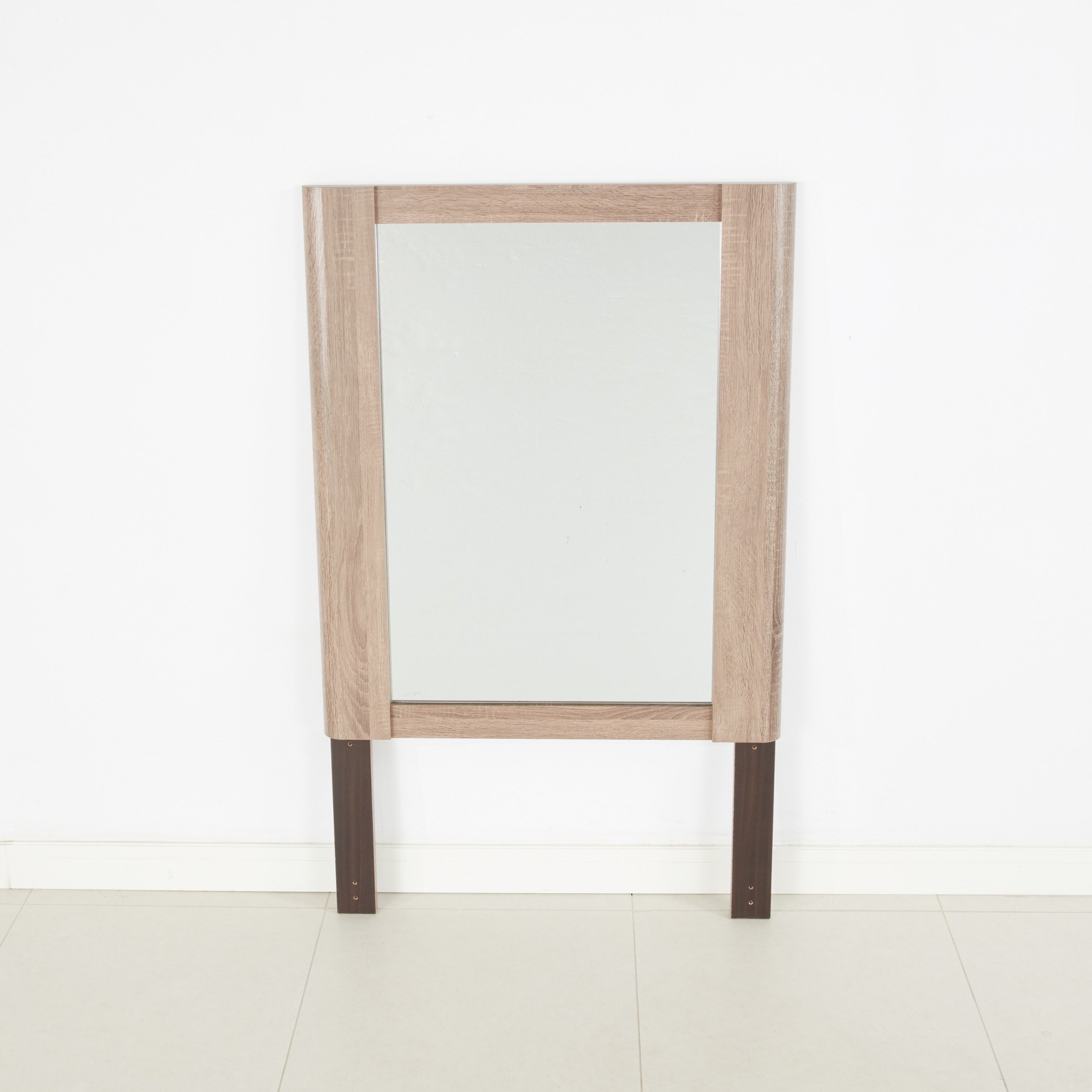 

مرآة لطاولة تزيين - ساترن