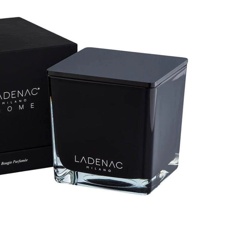 

شمعة معطرة لاديناك بعطر بوازي موس مع غطاء - أسود - 450 جرام