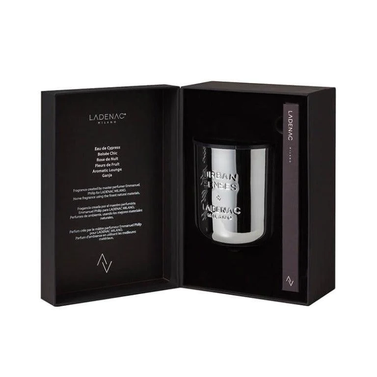 

شمعة معطرة اربان سينسز بعطر غانجا - فضي - 500 جرام